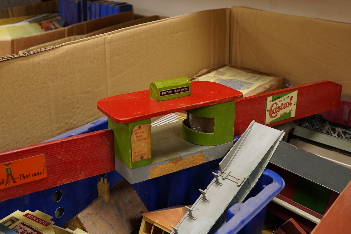 A collection of Hornby Dublo railway for 3-rail running, including three boxed locomotives; an LNER class A4 4-6-2 tender locomotive, Sir Nigel Gresley 7 (EDL1), a BR Duchess of Montrose 46232 (EDL12), and a BR class N2